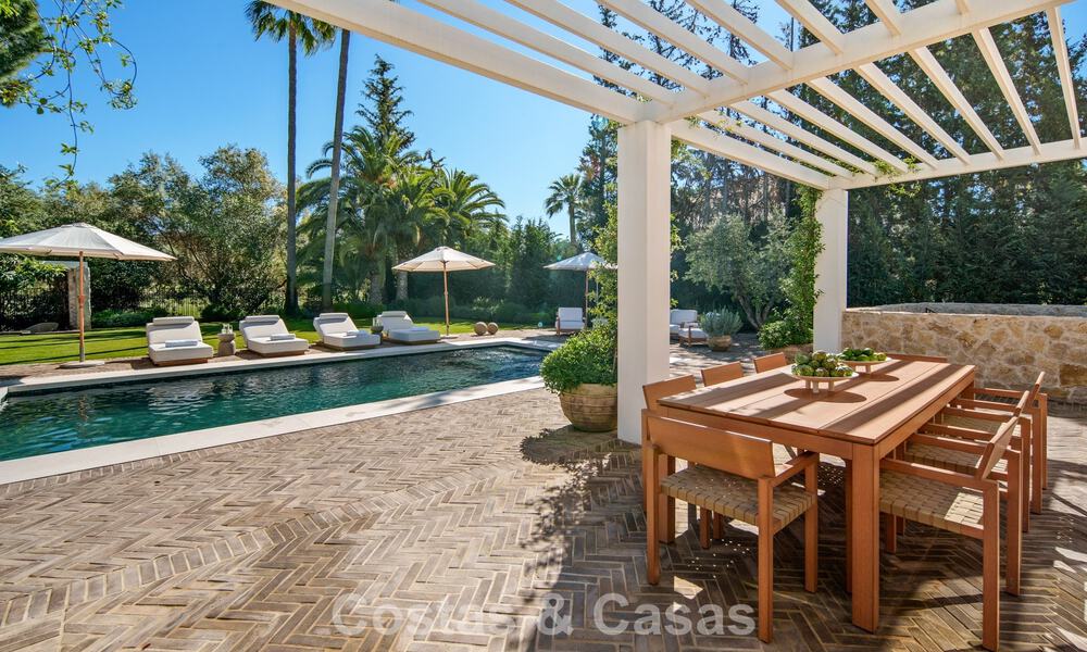 Instapklare, hedendaagse Mediterrane villa te koop grenzend aan de golfbaan van Las Brisas in Nueva Andalucia, Marbella 799122