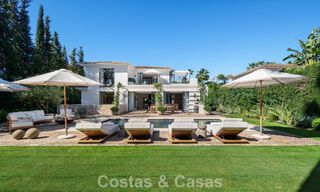 Instapklare, hedendaagse Mediterrane villa te koop grenzend aan de golfbaan van Las Brisas in Nueva Andalucia, Marbella 799128 