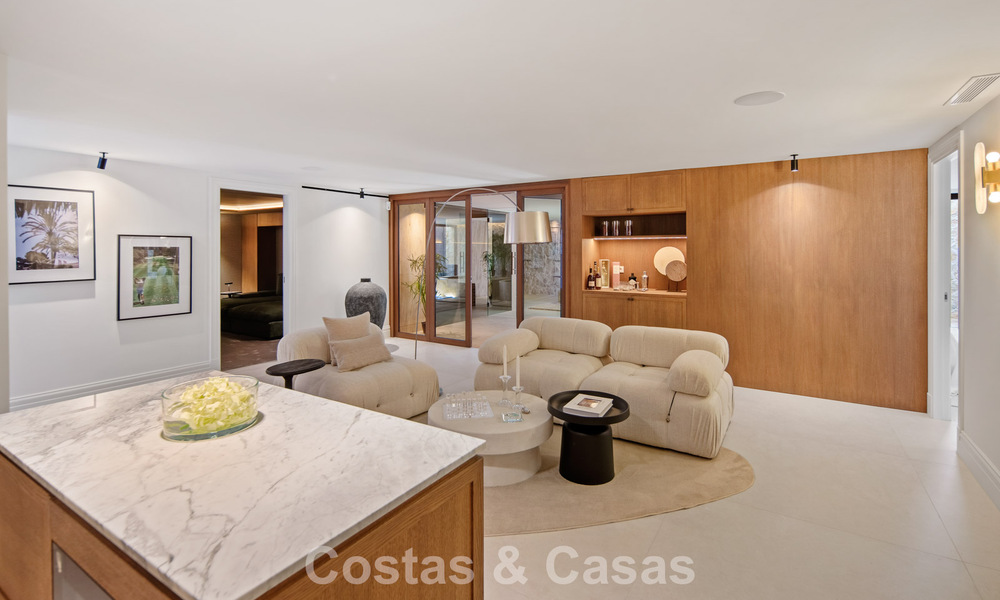 Instapklare, hedendaagse Mediterrane villa te koop grenzend aan de golfbaan van Las Brisas in Nueva Andalucia, Marbella 799157