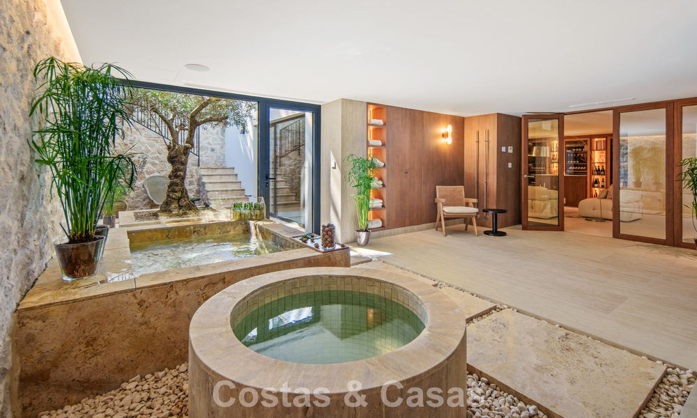Instapklare, hedendaagse Mediterrane villa te koop grenzend aan de golfbaan van Las Brisas in Nueva Andalucia, Marbella 799160