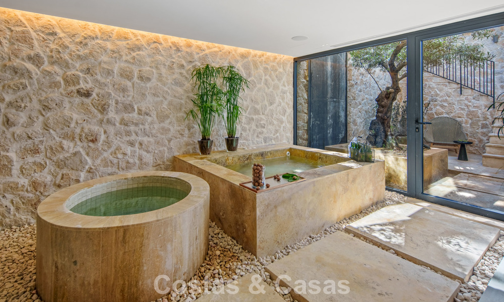 Instapklare, hedendaagse Mediterrane villa te koop grenzend aan de golfbaan van Las Brisas in Nueva Andalucia, Marbella 799161