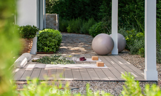 Instapklare, hedendaagse Mediterrane villa te koop grenzend aan de golfbaan van Las Brisas in Nueva Andalucia, Marbella 799175 