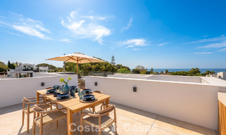 High-end, beachside villa met dakterras en jacuzzi waarvan zeezicht te koop ten oosten van Marbella centrum 799195 