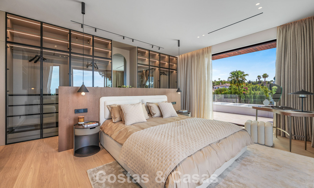 High-end, beachside villa met dakterras en jacuzzi waarvan zeezicht te koop ten oosten van Marbella centrum 799210