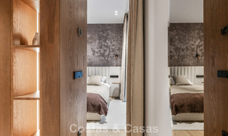 High-end, beachside villa met dakterras en jacuzzi waarvan zeezicht te koop ten oosten van Marbella centrum 799244 