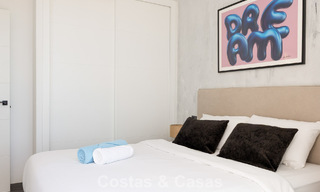 Moderne en instapklare villa te koop in een populaire golfwijk nabij Estepona centrum 799457 