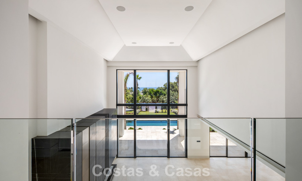 Nieuwe, moderne, architectonische villa met adembenemend zeezicht te koop op Marbella’s Golden Mile 799307