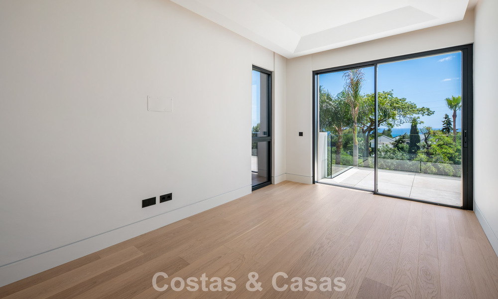 Nieuwe, moderne, architectonische villa met adembenemend zeezicht te koop op Marbella’s Golden Mile 799310