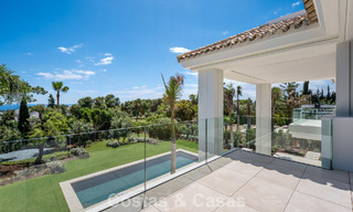 Nieuwe, moderne, architectonische villa met adembenemend zeezicht te koop op Marbella’s Golden Mile 799311 