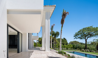 Nieuwe, moderne, architectonische villa met adembenemend zeezicht te koop op Marbella’s Golden Mile 799328 