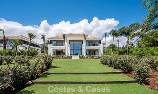Nieuwe, moderne, architectonische villa met adembenemend zeezicht te koop op Marbella’s Golden Mile 799333 