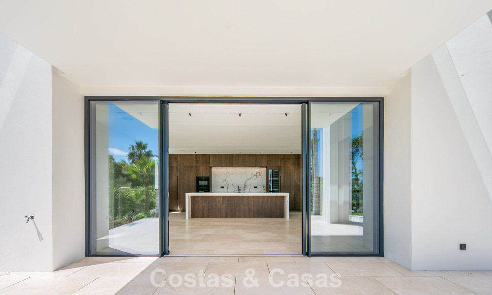 Nieuwe, moderne, architectonische villa met adembenemend zeezicht te koop op Marbella’s Golden Mile 799337