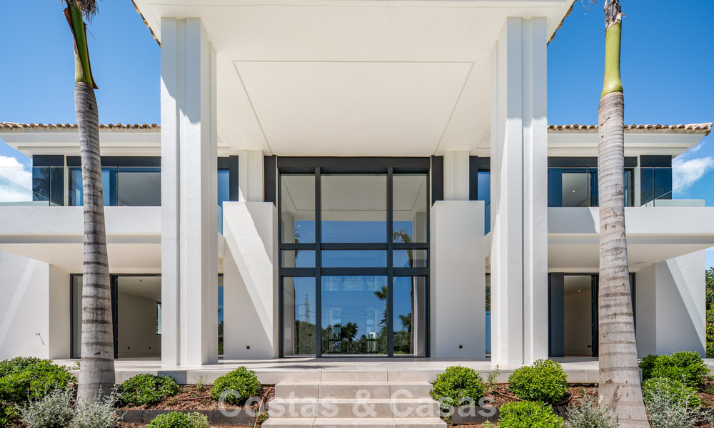 Nieuwe, moderne, architectonische villa met adembenemend zeezicht te koop op Marbella’s Golden Mile 799338