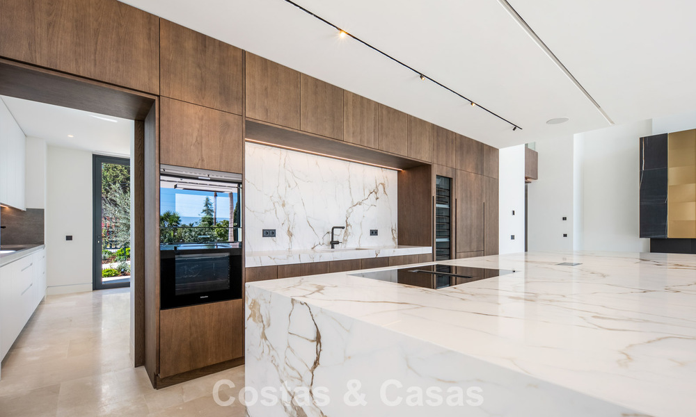Nieuwe, moderne, architectonische villa met adembenemend zeezicht te koop op Marbella’s Golden Mile 799349