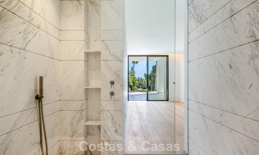Nieuwe, moderne, architectonische villa met adembenemend zeezicht te koop op Marbella’s Golden Mile 799354