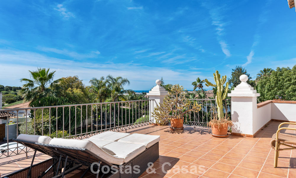 Tijdloze Spaanse luxevilla met grote tuin en zwembad te koop in de heuvels van Marbella - Benahavis 799410