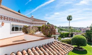 Tijdloze Spaanse luxevilla met grote tuin en zwembad te koop in de heuvels van Marbella - Benahavis 799413 