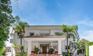 Tijdloze Spaanse luxevilla met grote tuin en zwembad te koop in de heuvels van Marbella - Benahavis 799416 