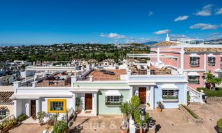 Prachtige rijwoning met panoramisch uitzicht te koop op loopafstand van talloze voorzieningen in Nueva Andalucia, Marbella 799494 