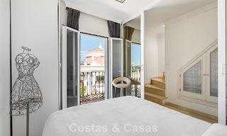 Prachtige rijwoning met panoramisch uitzicht te koop op loopafstand van talloze voorzieningen in Nueva Andalucia, Marbella 799506 