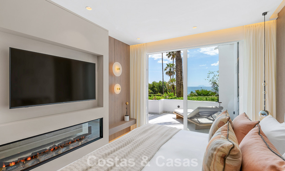 Exclusief gerenoveerd frontlinie strand appartement met direct zeezicht te koop op de New Golden Mile, Estepona Oost 799566