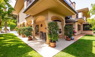 Tijdloze Andalusische luxevilla in dé exclusieve gated community te koop van Los Monteros, Marbella 799674 