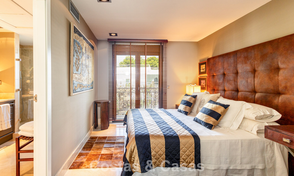 Tijdloze Andalusische luxevilla in dé exclusieve gated community te koop van Los Monteros, Marbella 799680