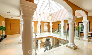 Tijdloze Andalusische luxevilla in dé exclusieve gated community te koop van Los Monteros, Marbella 799681 