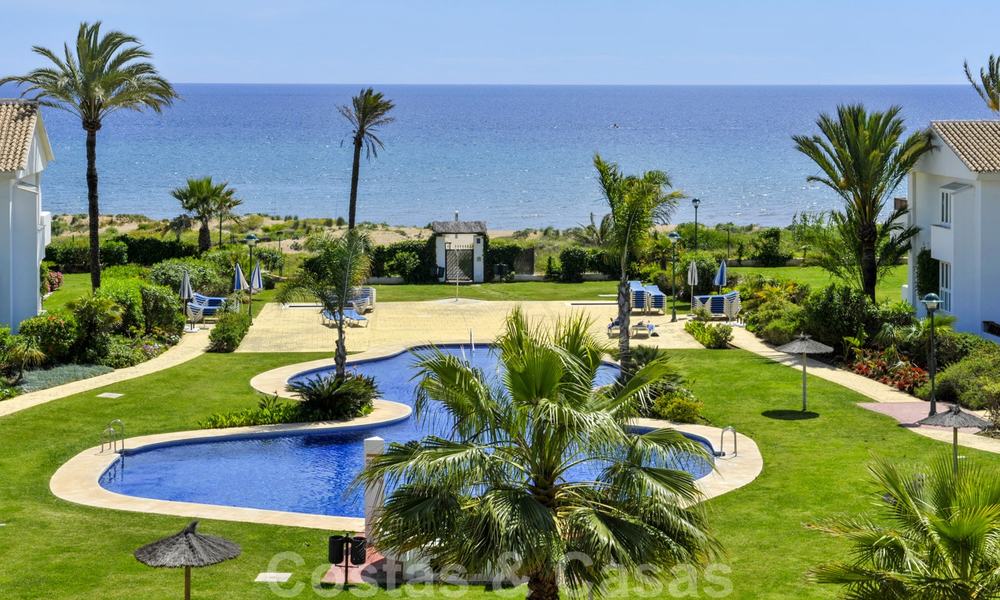 Beachfront, eerstelijnstrand en golf appartementen te koop in Marbella, Los Monteros Playa 20458