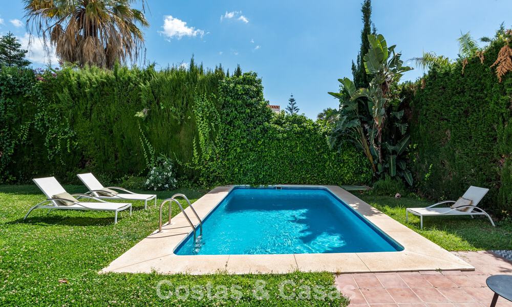 Villa te koop in Nueva Andalucia, Marbella, op loopafstand van het strand, dicht bij Puerto Banus 799635