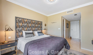 Gerenoveerd, frontline golf appartement te koop dicht bij alle voorzieningen in Guadalmina Alta en San Pedro, Marbella 799692 