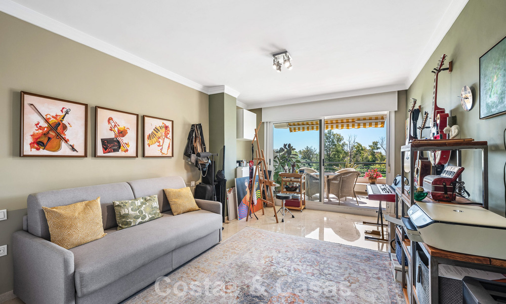 Gerenoveerd, frontline golf appartement te koop dicht bij alle voorzieningen in Guadalmina Alta en San Pedro, Marbella 799694