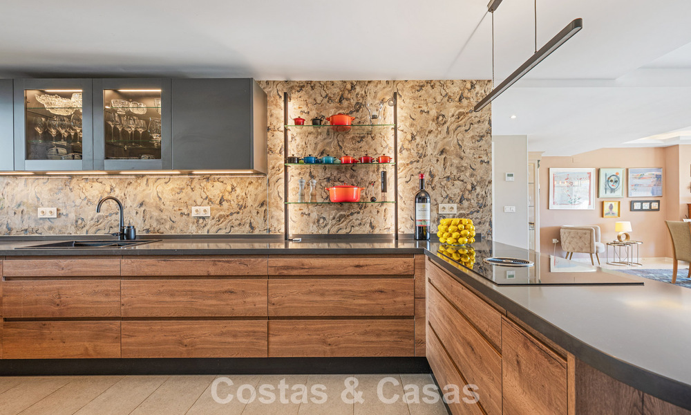 Gerenoveerd, frontline golf appartement te koop dicht bij alle voorzieningen in Guadalmina Alta en San Pedro, Marbella 799706