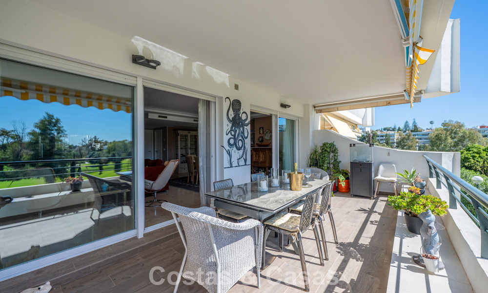 Gerenoveerd, frontline golf appartement te koop dicht bij alle voorzieningen in Guadalmina Alta en San Pedro, Marbella 799718