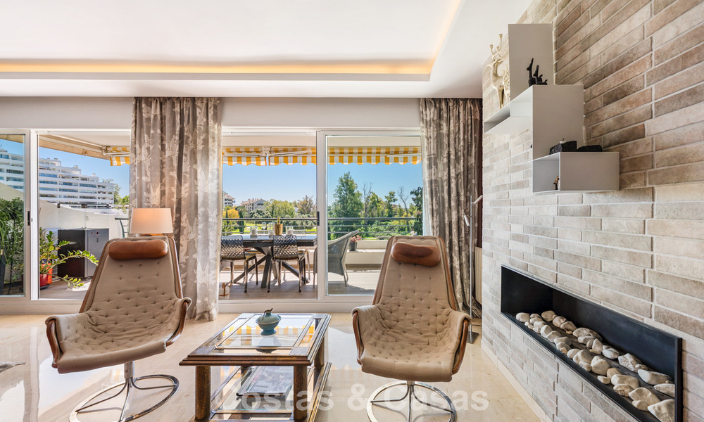 Gerenoveerd, frontline golf appartement te koop dicht bij alle voorzieningen in Guadalmina Alta en San Pedro, Marbella 799720
