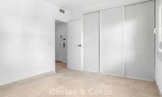 Elegante gelijkvloers appartement met zeezicht in Nueva Andalucia, op wandelafstand van Puerto Banus, Marbella 799762 