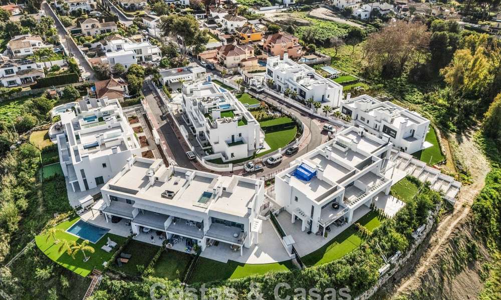 Moderne halfvrijstaande villa te koop dicht bij voorzieningen in Guadalmina en San Pedro centrum, Marbella 799917