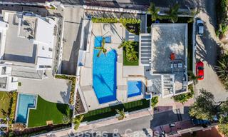 Moderne halfvrijstaande villa te koop dicht bij voorzieningen in Guadalmina en San Pedro centrum, Marbella 799918 