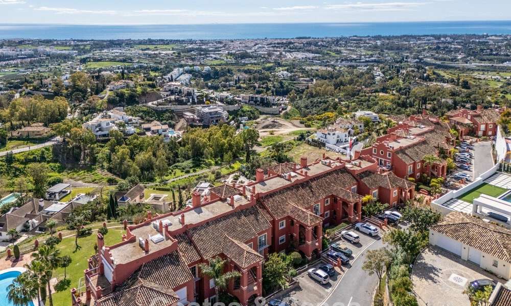 Hoogwaardig gerenoveerd penthouse met spectaculair zeezicht te koop in Marbella - Benahavis 800035