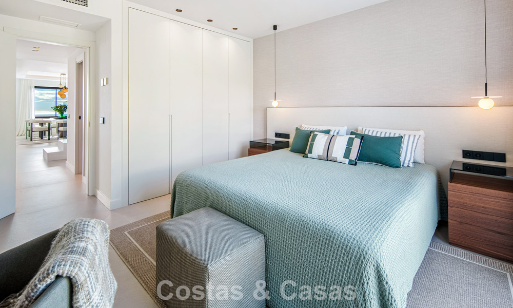Hoogwaardig gerenoveerd penthouse met spectaculair zeezicht te koop in Marbella - Benahavis 800041