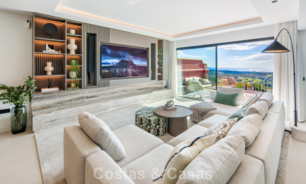 Hoogwaardig gerenoveerd penthouse met spectaculair zeezicht te koop in Marbella - Benahavis 800047
