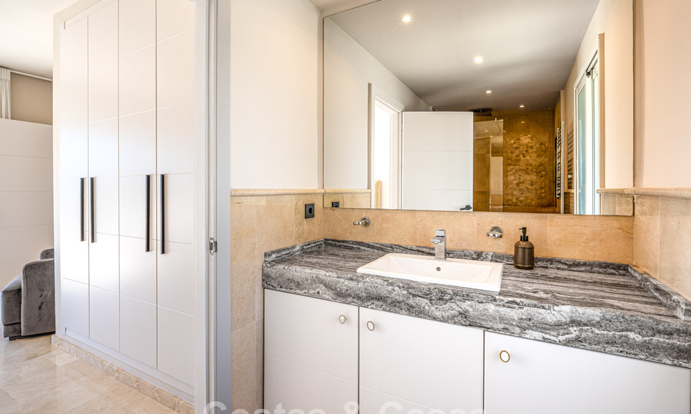 Luxueuze villa met entertainment-level en gastenverblijf te koop in Nueva Andalucía, Marbella 799992
