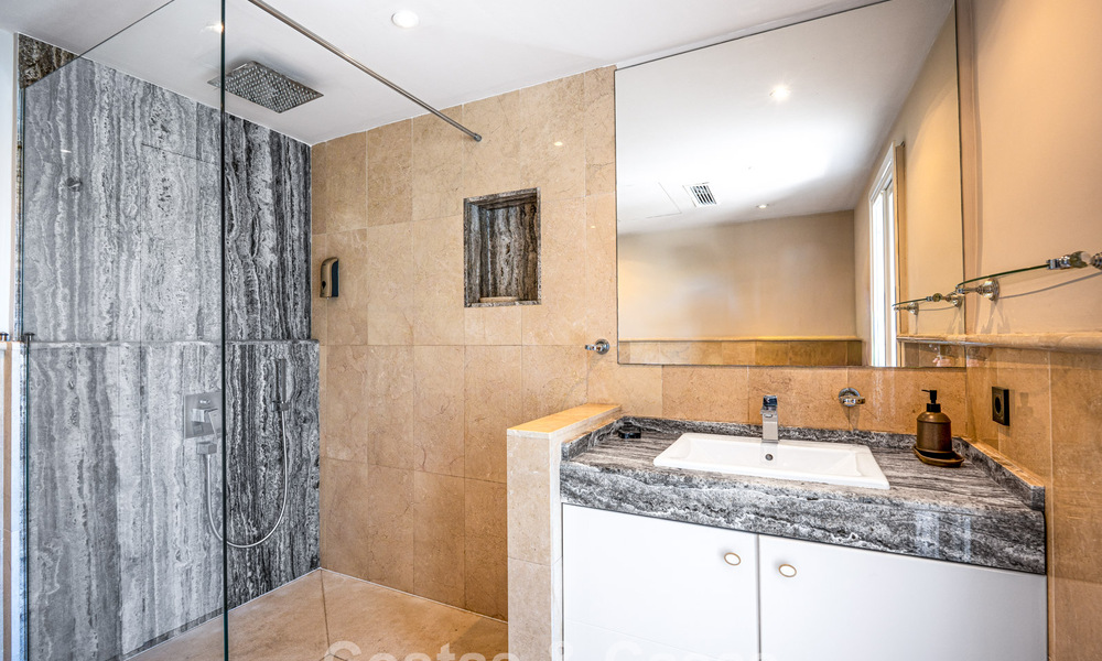 Luxueuze villa met entertainment-level en gastenverblijf te koop in Nueva Andalucía, Marbella 799996