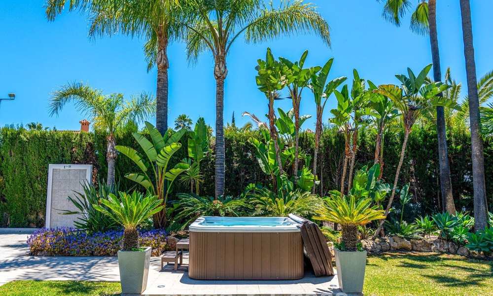 Luxueuze villa met entertainment-level en gastenverblijf te koop in Nueva Andalucía, Marbella 800022