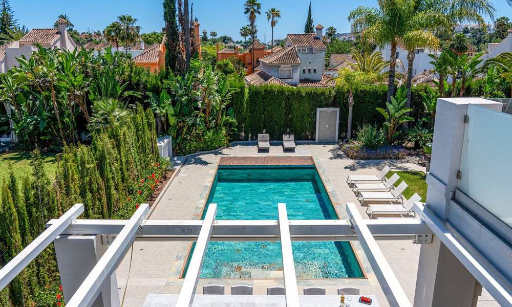 Luxueuze villa met entertainment-level en gastenverblijf te koop in Nueva Andalucía, Marbella 800028