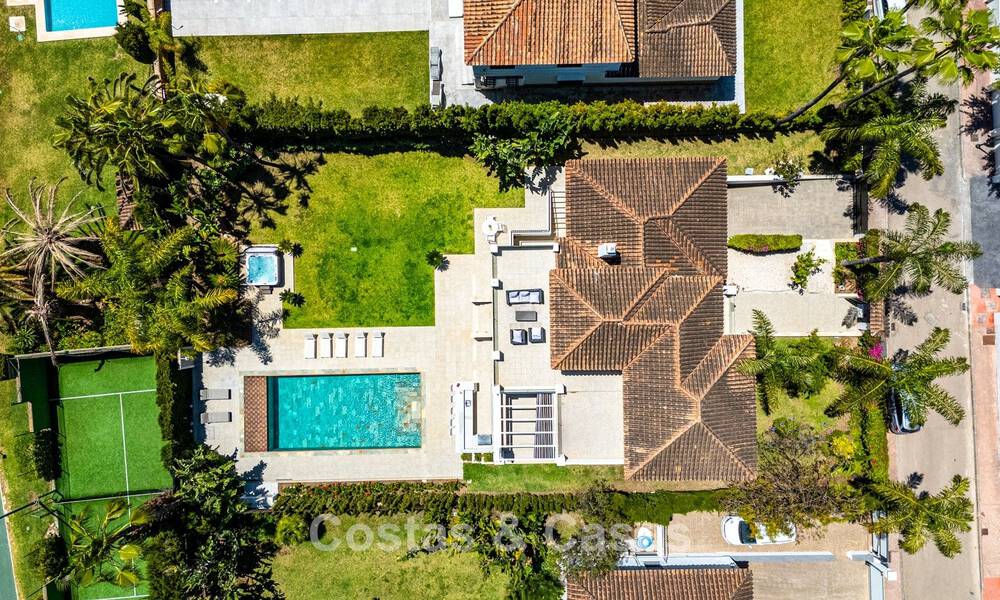Luxueuze villa met entertainment-level en gastenverblijf te koop in Nueva Andalucía, Marbella 800032