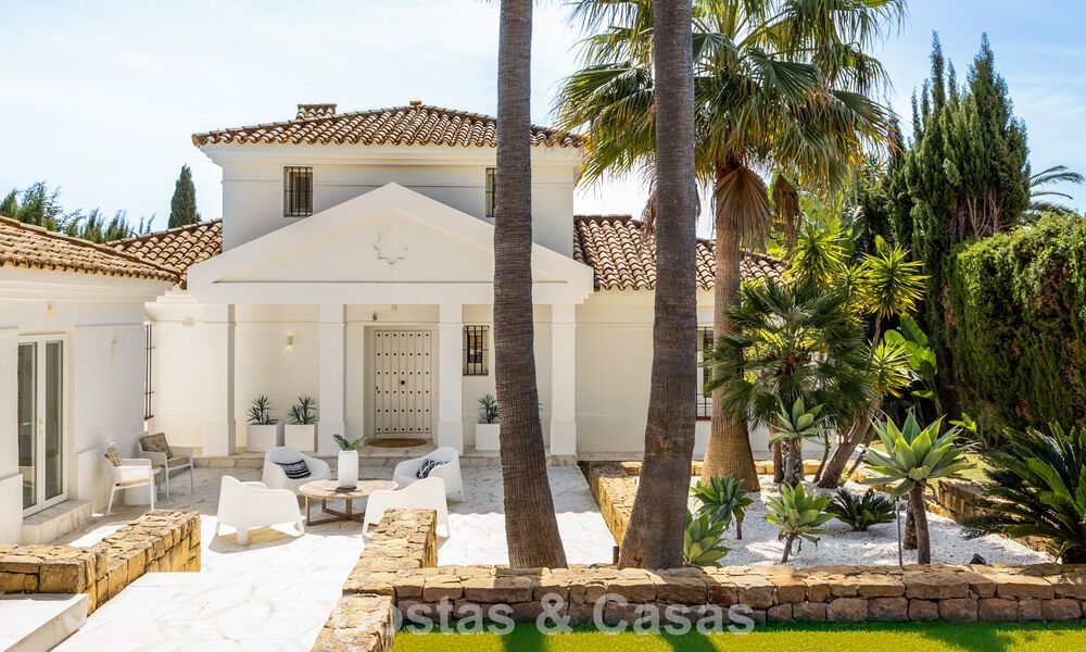 Prachtig, eigentijds gerenoveerde, Andalusische villa met panoramisch zeezicht te koop in Sotogrande, Costa del Sol 799846