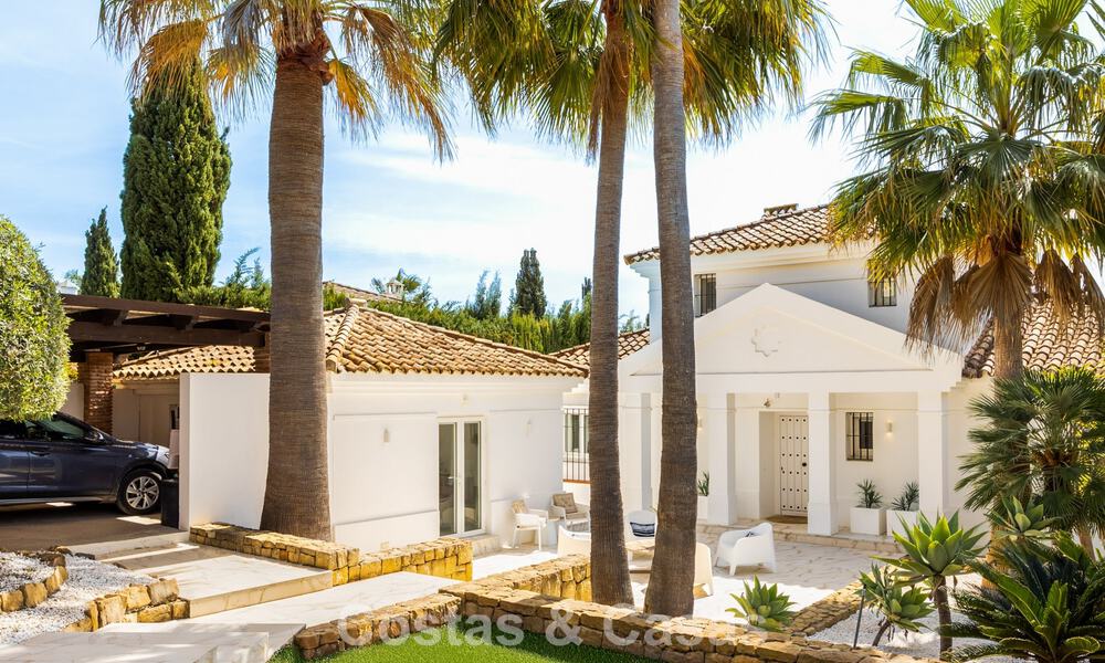 Prachtig, eigentijds gerenoveerde, Andalusische villa met panoramisch zeezicht te koop in Sotogrande, Costa del Sol 799847