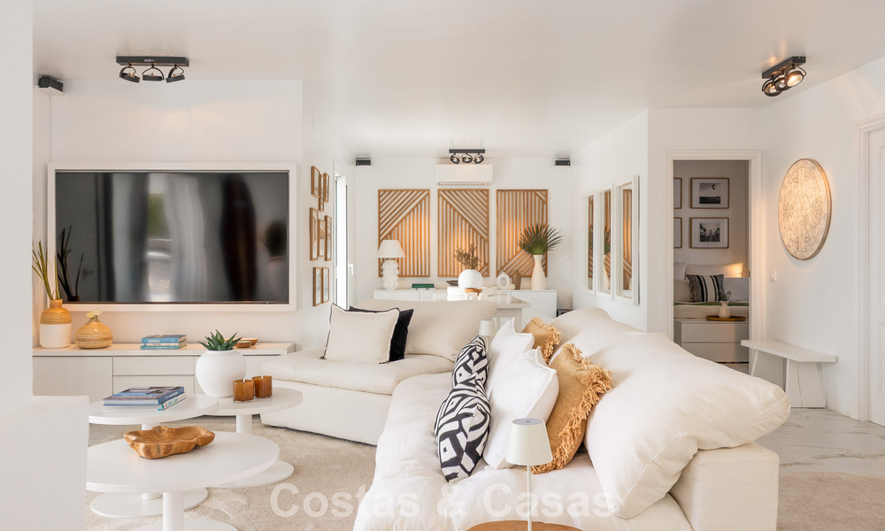 Prachtig, eigentijds gerenoveerde, Andalusische villa met panoramisch zeezicht te koop in Sotogrande, Costa del Sol 799861