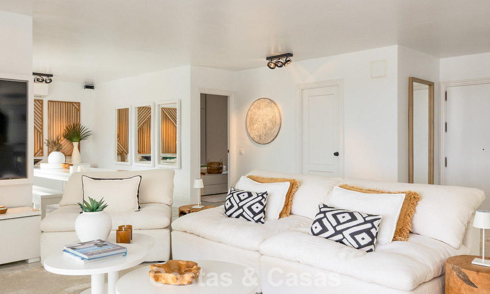 Prachtig, eigentijds gerenoveerde, Andalusische villa met panoramisch zeezicht te koop in Sotogrande, Costa del Sol 799862